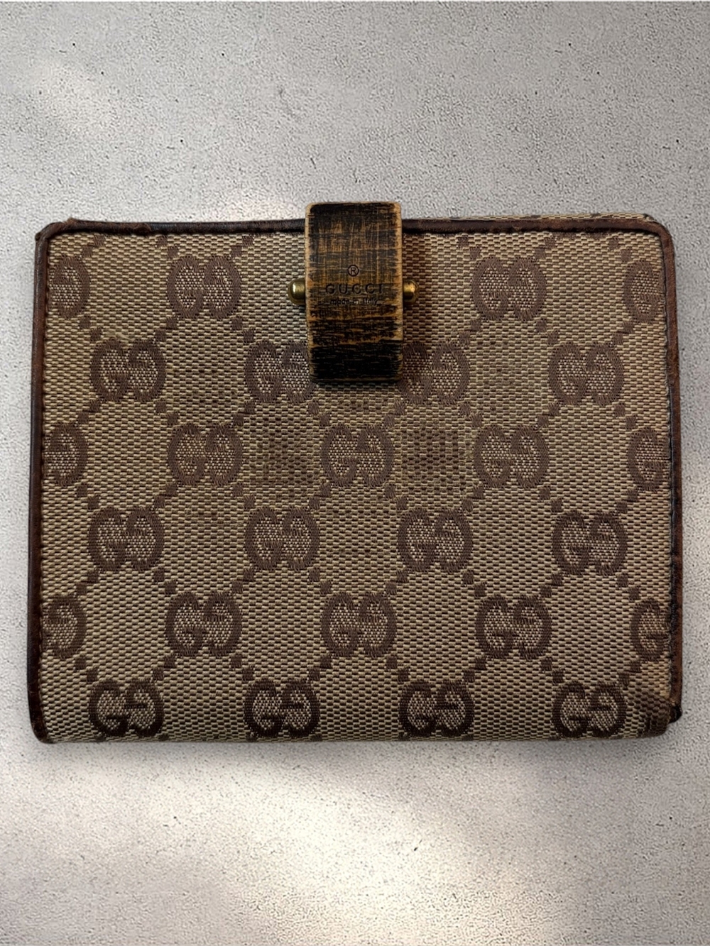 Gucci GG Canvas Compact Bifold Wallet Brown Leather Gold Clasp Coin Pocket